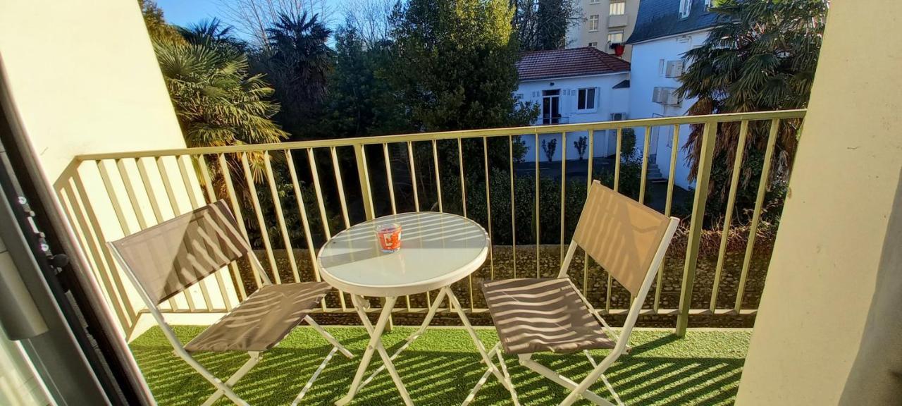 Au Petit Repere Palois -Studio - Centre Ville-Balcon-Wifi Fibre Pau Kültér fotó